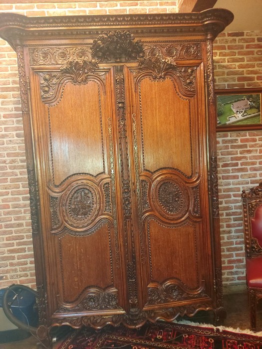 Cabinet in oak